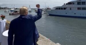President Trump Waves to Supporters in Trump Boat Parade in Newport Beach (VIDEO)