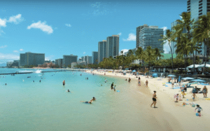Crime is So Bad in Hawaii Police Are Urging Beachgoers to Take Their Valuables Into The Ocean